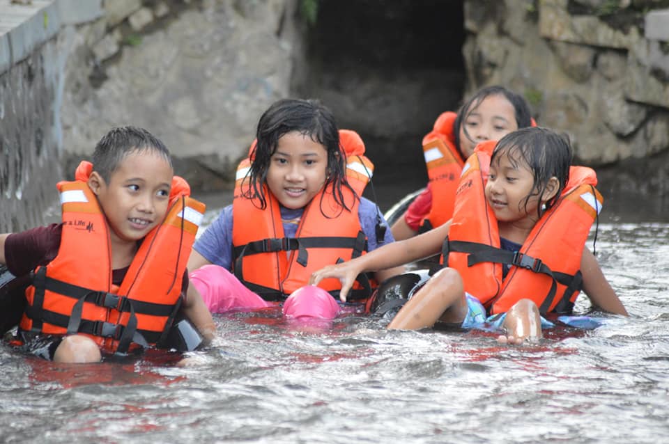 River Tubing Sungai Badeng